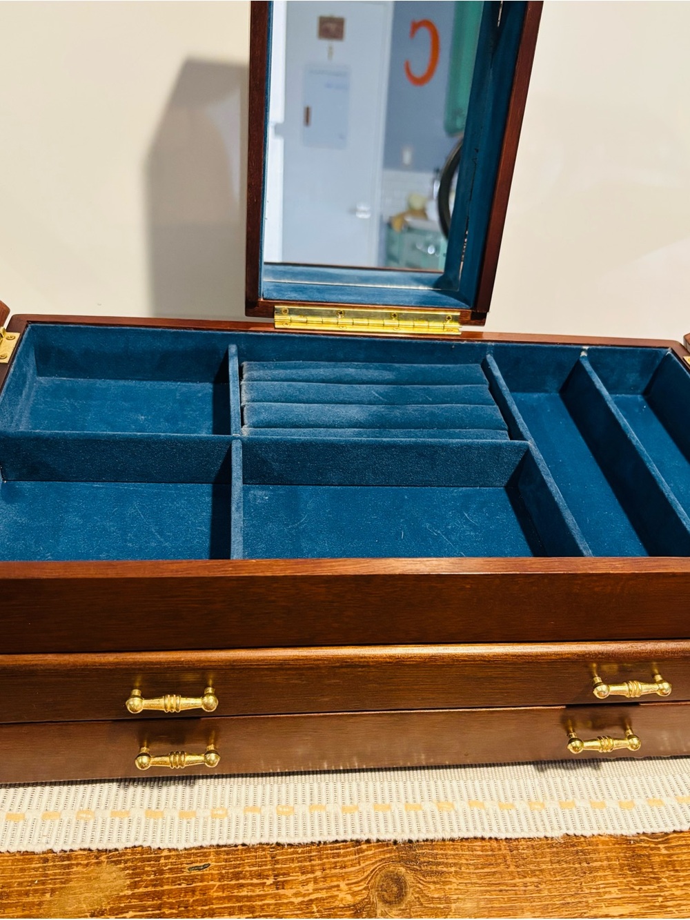 Mahogany Jewelry Box - Picture 9 of 10